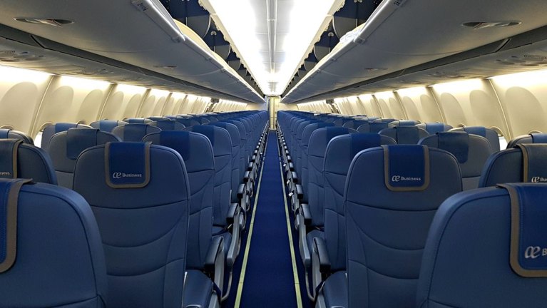 air europa.nuevo interior boieng 737 800 wifi
