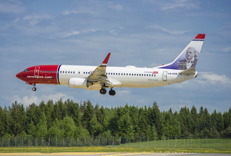 norwegian boeing 737 800